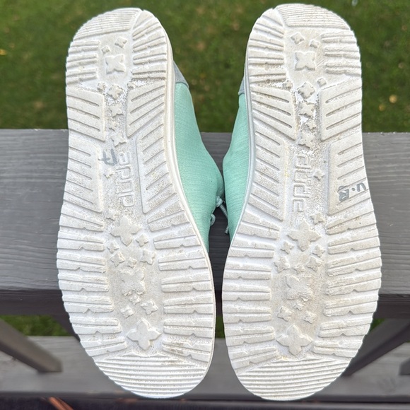 Hey Dude Girls Wendy Glitter Shoes (Color: Moon Stone)(Size: Y5 or L6) EUC - Picture 14 of 14